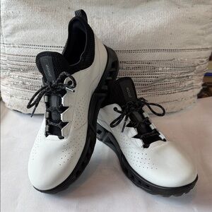 Ecco Men's White & Black Athletic Performance Golf Shoes Goretex surround. 44 10